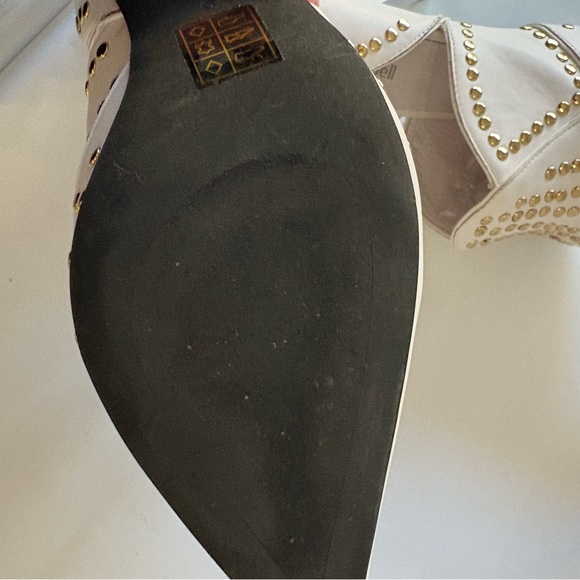 Jeffrey Campbell Spangled D’Orsay White Leather With Gold Studs Size 9 - Picture 8 of 11